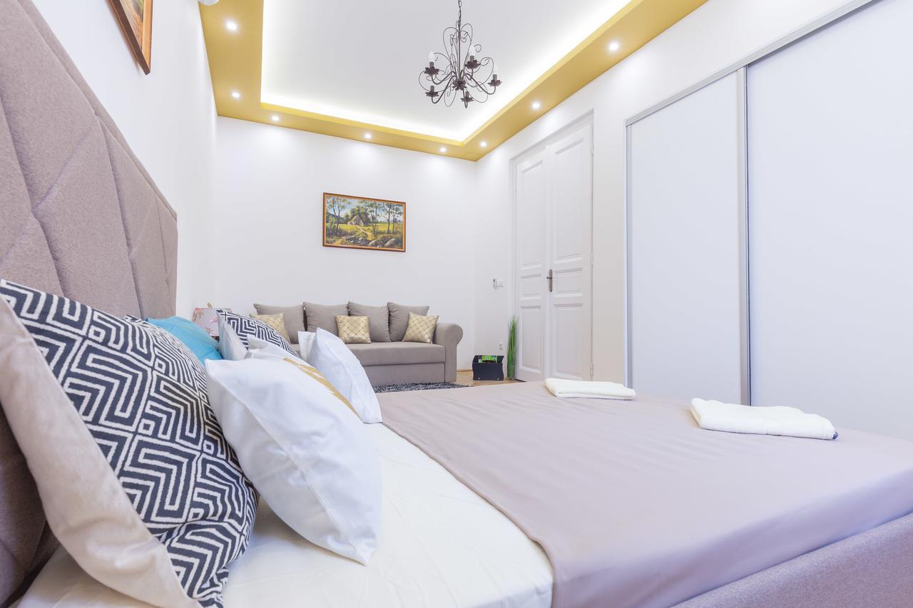 Real Apartments Zoltan บูดาเปสต์ ภายนอก รูปภาพ