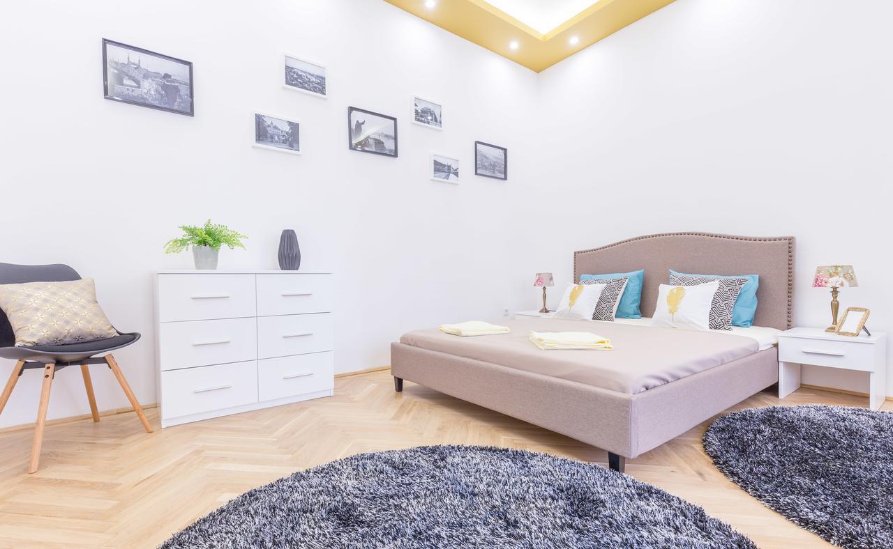 Real Apartments Zoltan บูดาเปสต์ ภายนอก รูปภาพ